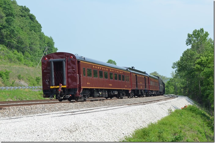 NS business car Florida, a heavyweight tool car, and business car Ohio bring up the rear.