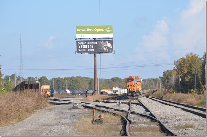 South end of South Yard. PAL uses the old Mayfield District behind me, but Mayfield to Fulton is abandoned. BNSF 5929-9120. Paducah KY.