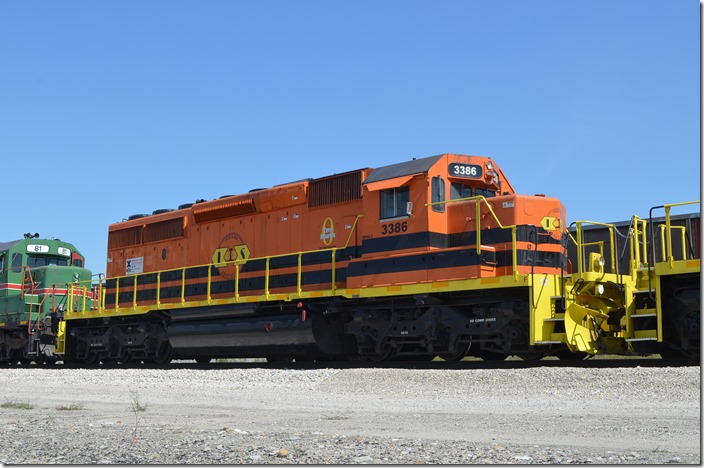 Three SD40-2s seen in this lashup are all ex-FURX, exx-BNSF nee BN.