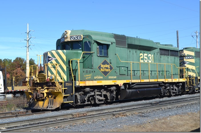 RBMN 2531 is another GP30 rebuilt by BNSF as a “GP39RN.” R&N acquired it from Larry’s Truck Electric Service (LTEX). It was originally AT&SF. R&N has four of these. W Hazleton PA.