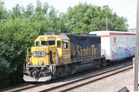 BNSF 3200 in Santa Fe colors