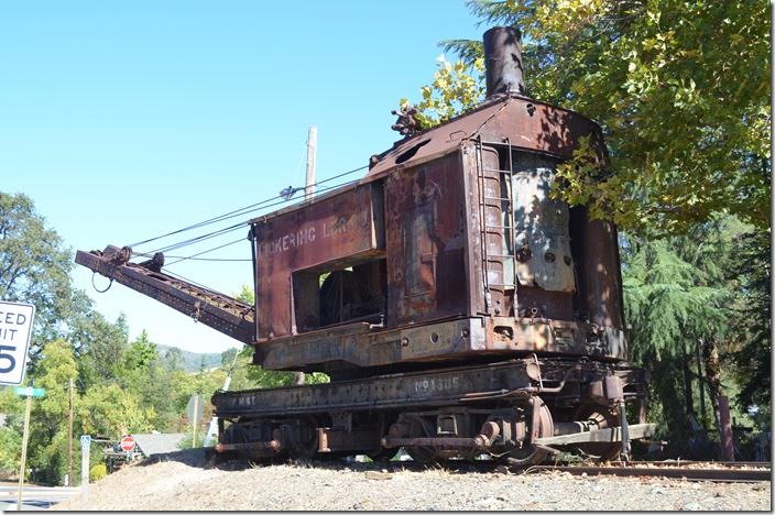 Pickering Lumber connected with Sierra and is shown at the top of the map. Pickering Lbr Co crane. View 2.