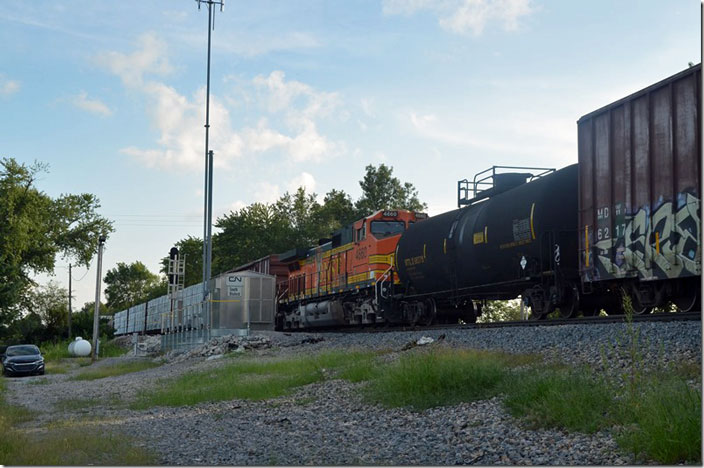 BNSF 4660 DPU. S Bluford IL. 