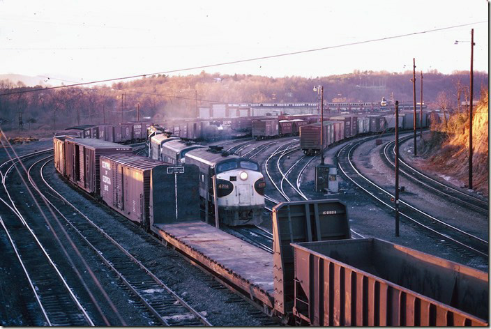 Southern 4214-4262-4207-2657-2663 pulling through the yard late on that nippy winter day.