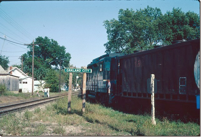 The Southern main is on the left. I was here a few years ago, and the interchange tracks were gone, but the signals were still active. 