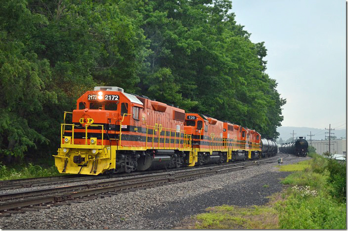 Arriving in Warren PA, we spotted this Buffalo & Pittsburgh train switching on the west end of the small yard. It started to rain heavily. The units are 2172-120-3120-2167. BPRR 2172 is ex-NS and is rated as a GP38-2. 3120 is rated as a “GP40-2”; its ancestry is ex-BPRR 6673, CSX 6673, SCL 6673 nee-SAL GP40 601. I think 2177 is the same as 2172.