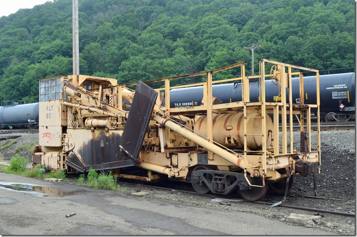 B&P predecessor Allegheny & Eastern MW spreader 801. Warren PA.