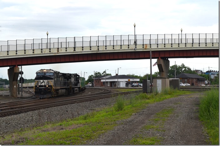 NS 4339-4447 heads westbound intermodal 21Z-18 (Rutherford, PA to Chicago-Englewood). It picks up at Pitcairn intermodal yard near Pittsburgh. NS 4339-4447. Alliance OH.