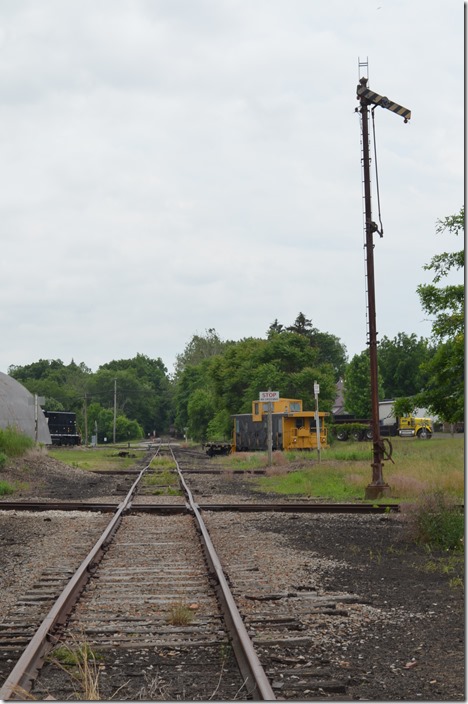 Now from this point things got really confusing! Thank heavens I took a bunch of pictures. We’re looking south on the MVRY fka NYC Alliance Br. In the foreground is the W&LE Minerva spur off the Carrollton Br. Next is the former P-C nee-PRR Tuscarawas Branch. WLE crossing signal. Minerva OH.