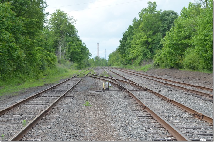 Looking north. NS near Warren OH, to the north.