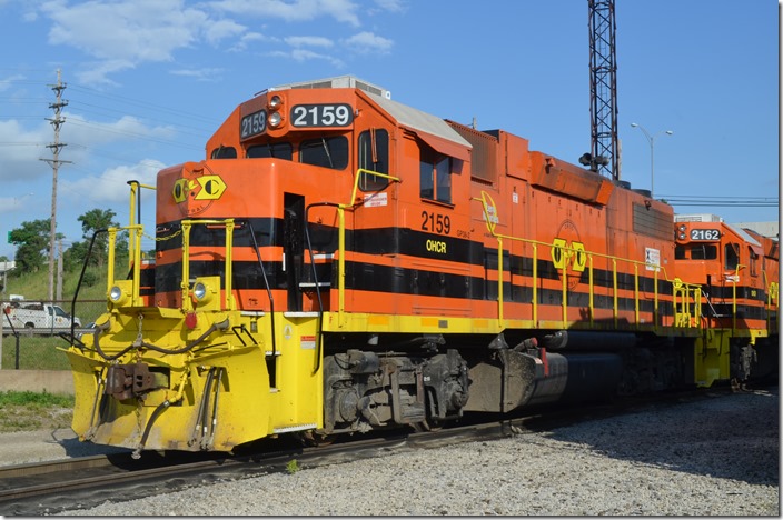 OC GP38-2s 2159 and 2162 are ex-NS, nee-Southern via LTEX (Larry’s Truck & Electric) in nearby McDonald OH. Briar Hill OH. More on them later.