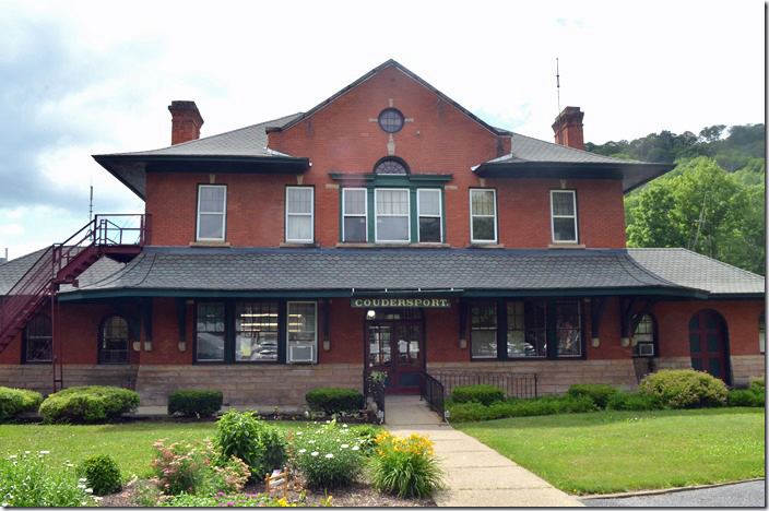 Makes you wanna go in there and pay a parking ticket!!! Coudersport PA. Ex-C&PA depot.