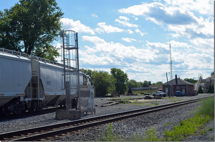 The former PRR depot is on the right. Lock Haven PA. NBER 4174-NSHR 2004.