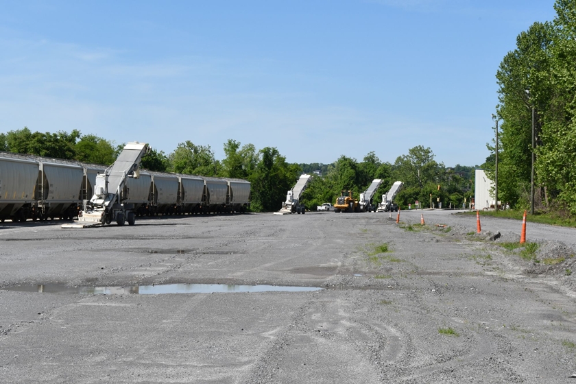 Loadermasters in the distance.