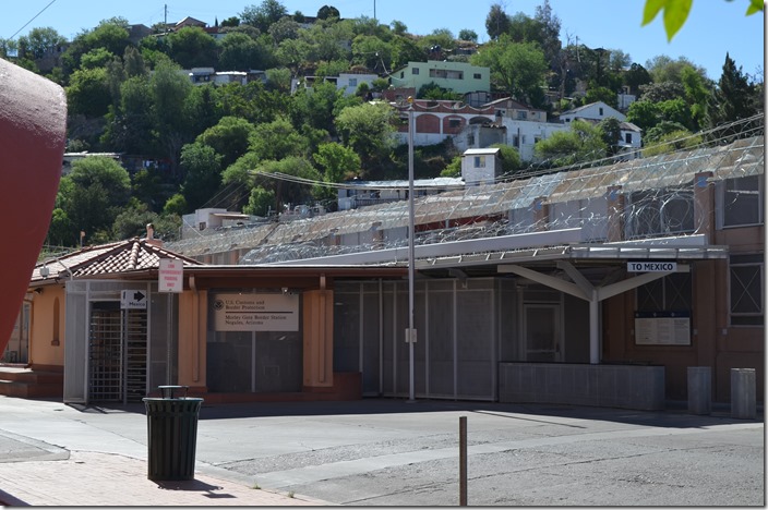 This US customs gate doesn’t appear to be used. Nogales AZ.