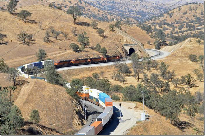 BNSF 5489. Tunnel 10. View 2.