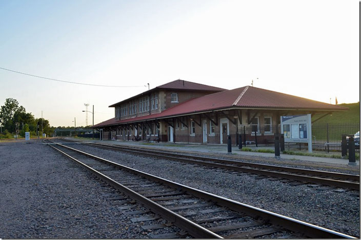 Amtrak depot at Poplar Bluff. UP 4014 was parked just beyond the overpass in the yard. MoPac and Amtrak passenger trains use the old St. Louis, Iron Mountain & Southern (St. Louis to Texarkana) rather than the line along the river. UP Poplar Bluff MO Amtrak depot