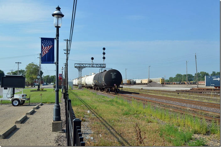 As you can see Dupo is a good place to watch trains. I like that cantilever signal. UP 9088 Dupo IL.