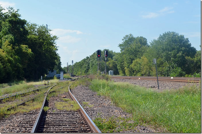 Looking north at the signal for the siding to the main line. Cora IL. UP siding.