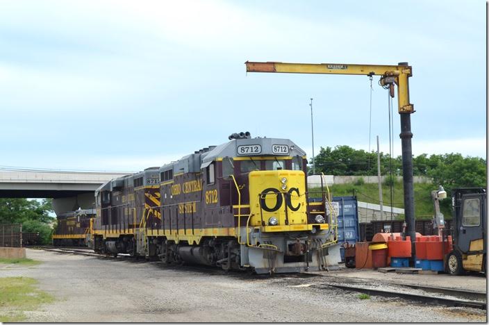 We drove around downtown (very pretty) and then headed west. Ohio Central is now a subsidiary of Genesee & Wyoming. They have four subsidiaries in the Youngstown-Warren area; this is the Youngstown Belt Railroad. These are both ex-ICG “GP11” rebuilds. OC 8712-8713. Brier Hill OH.