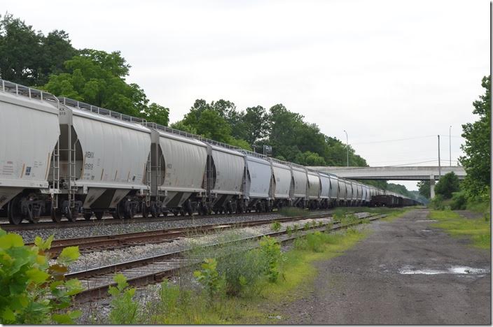 We drove under the OC and south a short distance by the Vallourec mill before turning left on Ohio Works Road (USS Ohio Works when it was there). This is CSX’s Ohio Junction yard and interchange with the Youngstown & Austentown Railroad, another G&W subsidiary. An eastbound intermodal had just ripped through passing this westbound unit train which I suspect is sand. The control point signal barely visible in the distance is “Yanda” (3.9 mi. west of “Haselton”). CSX wb Ohio Jc.t OH.