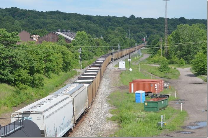CSX 5238. Haselton OH.